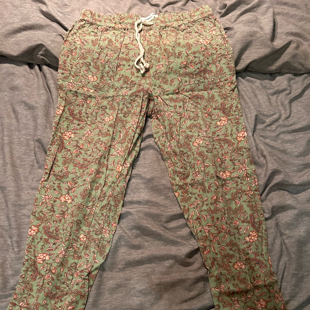 O’Neill flower pattern pants